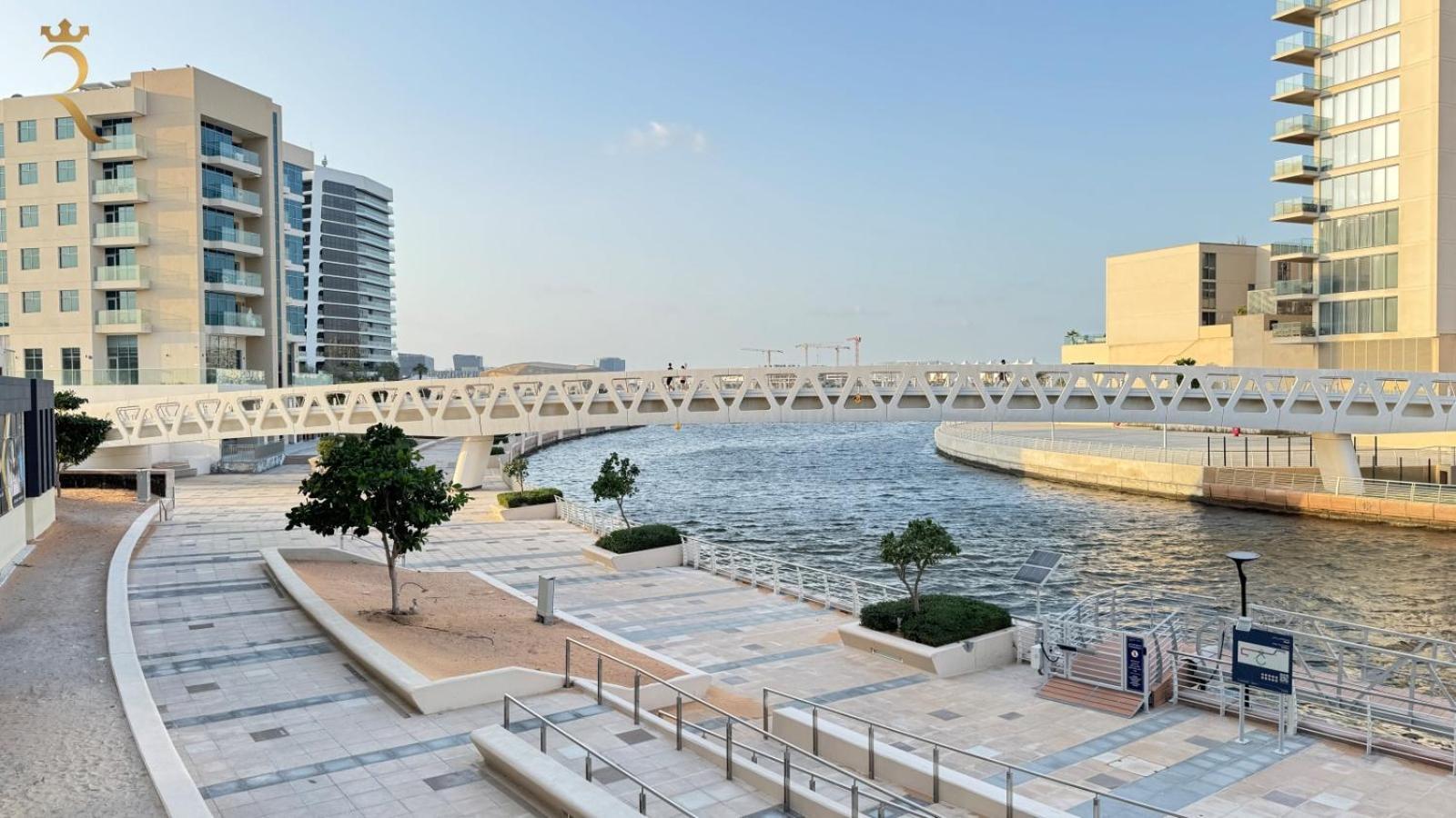 Luxury Living At Its In Your 2br At Al Rahah Apartamento *