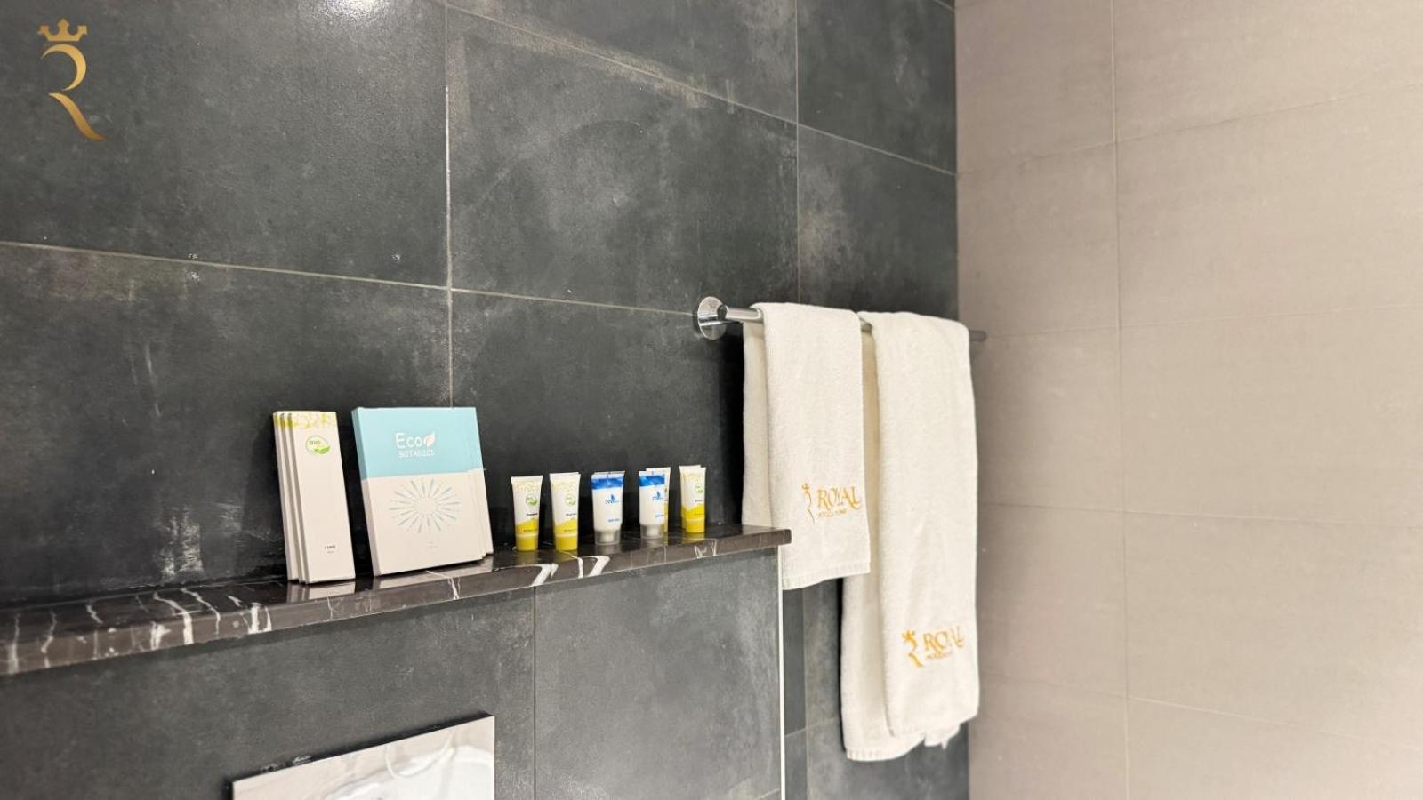 Luxury Living At Its In Your 2br At Al Rahah
