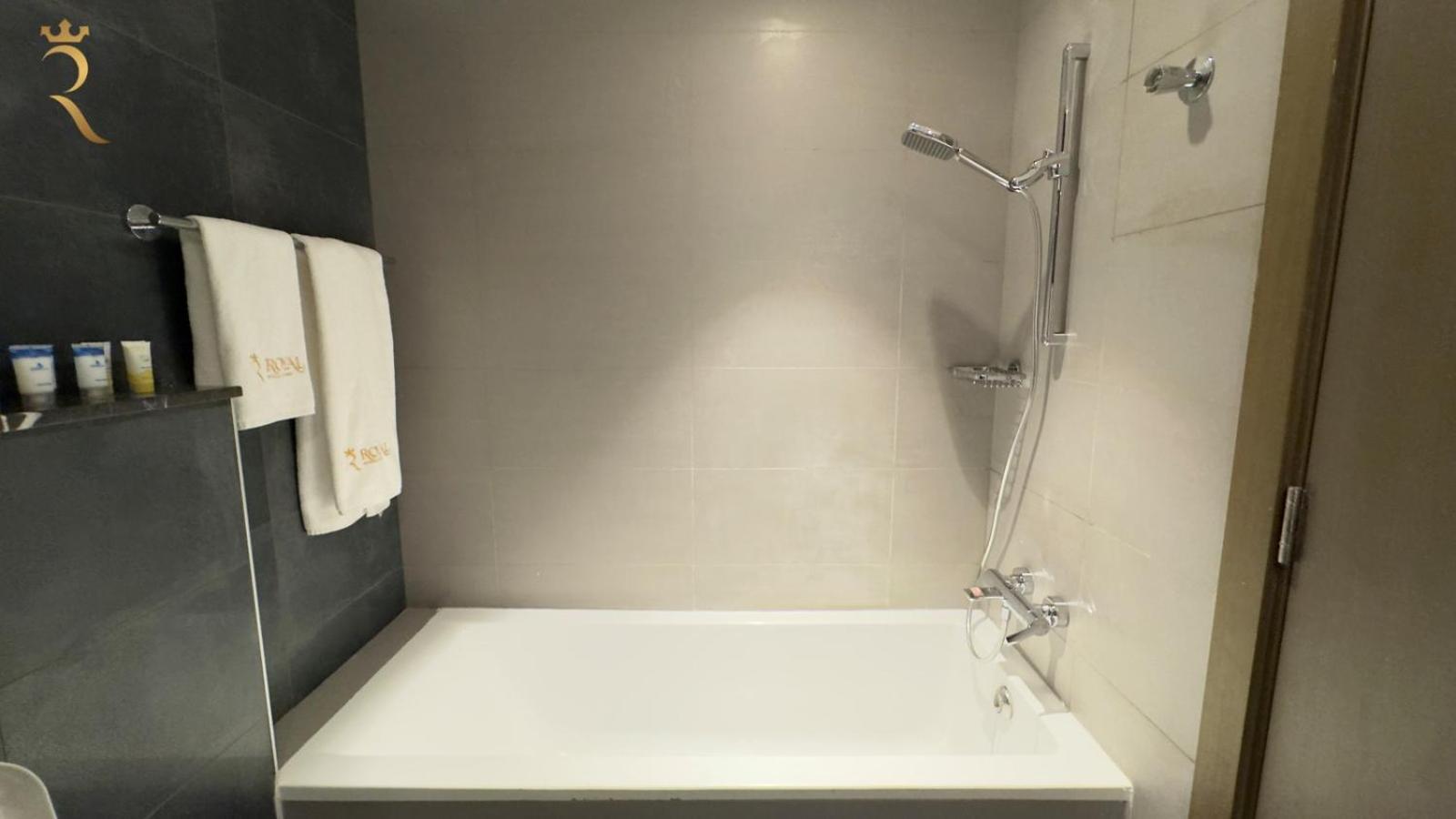 Luxury Living At Its In Your 2br At Al Rahah Abu Dhabi