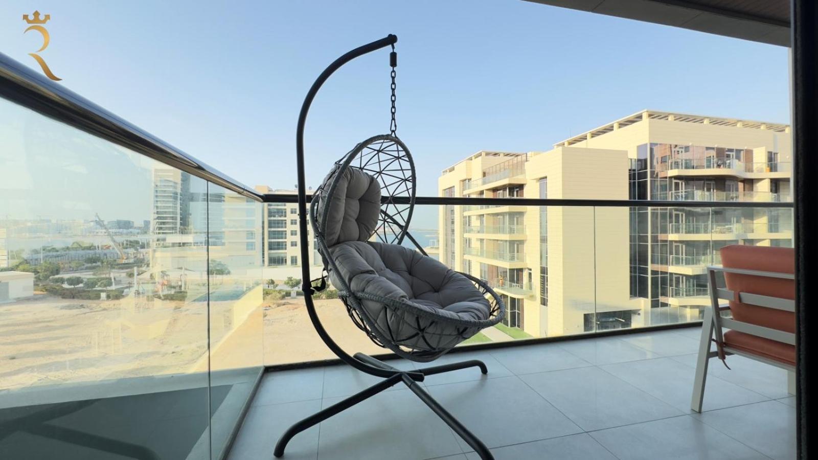 Luxury Living At Its In Your 2br At Al Rahah Apartamento *