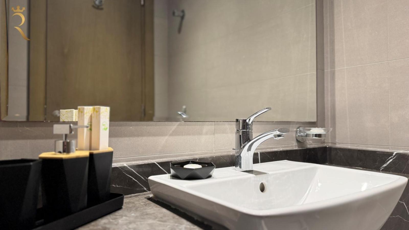 Luxury Living At Its In Your 2br At Al Rahah Apartamento *