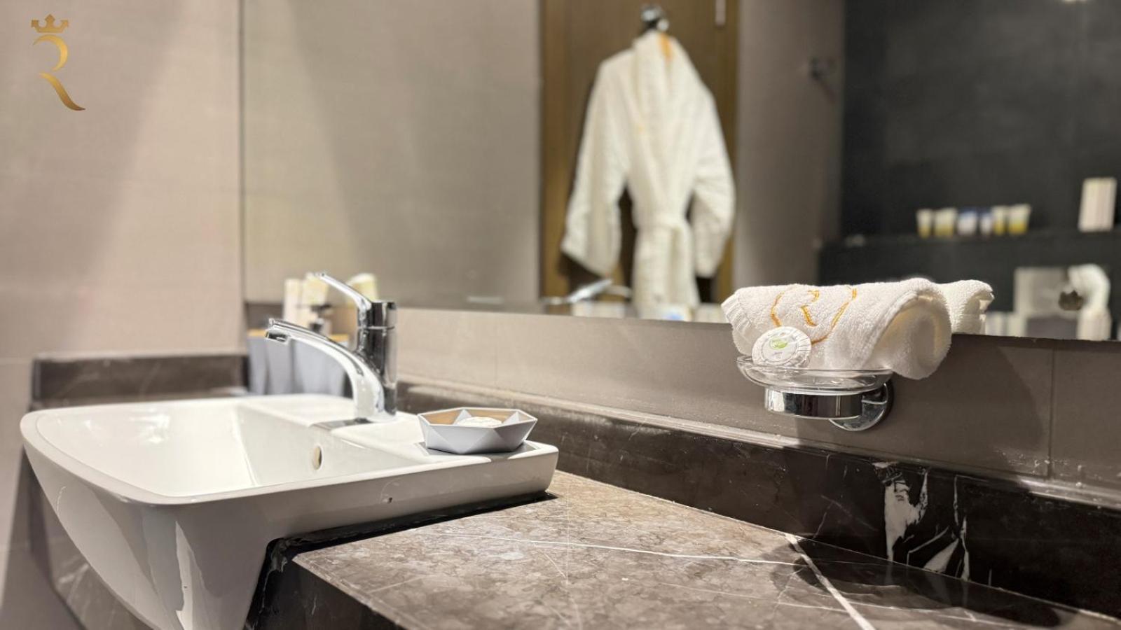 Luxury Living At Its In Your 2br At Al Rahah