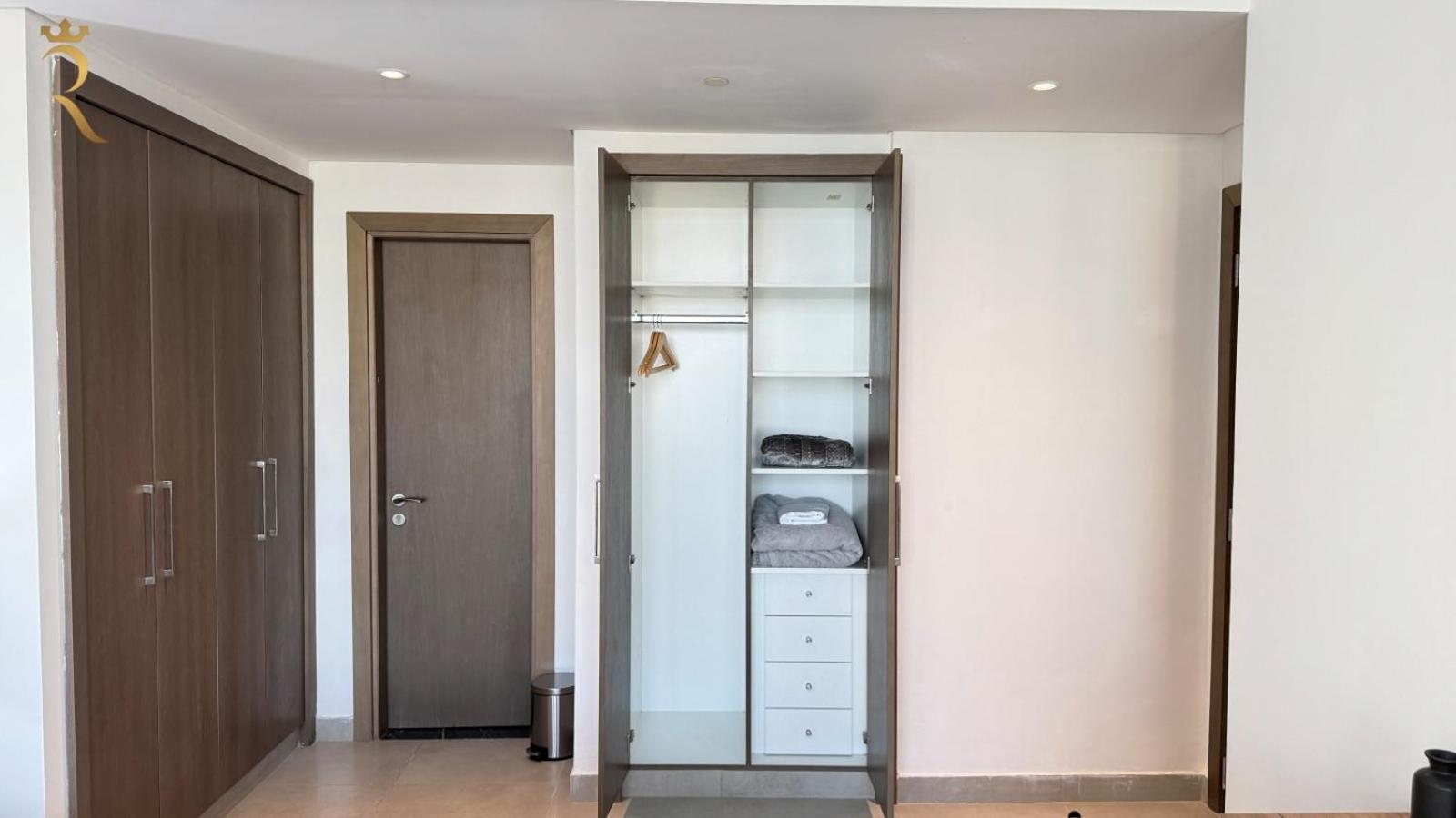 Luxury Living At Its In Your 2br At Al Rahah Apartamento Abu Dhabi