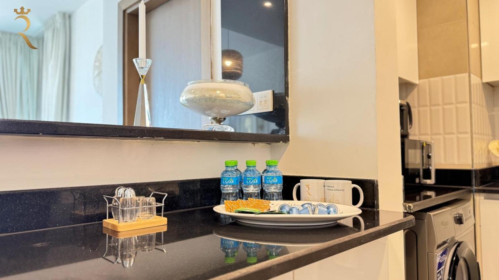 Luxury Living At Its In Your 2br At Al Rahah Apartamento *